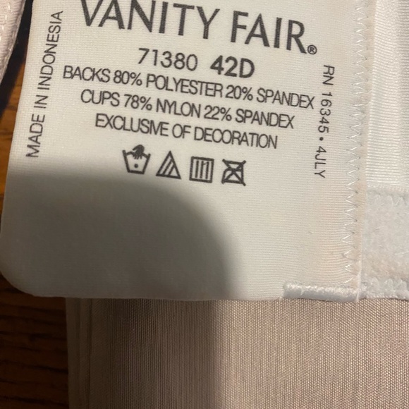 Vanity Fair bra 42D - Picture 3 of 3